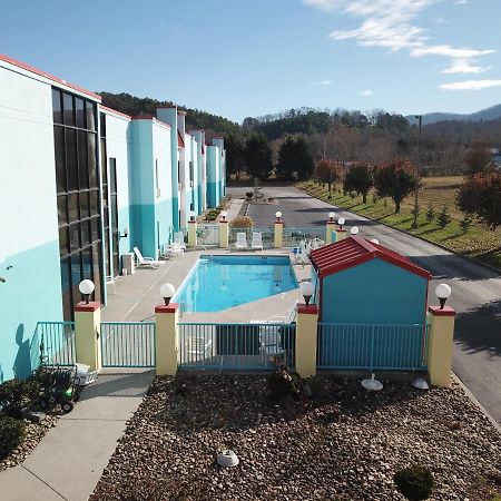 Econo Lodge Newport Exteriör bild
