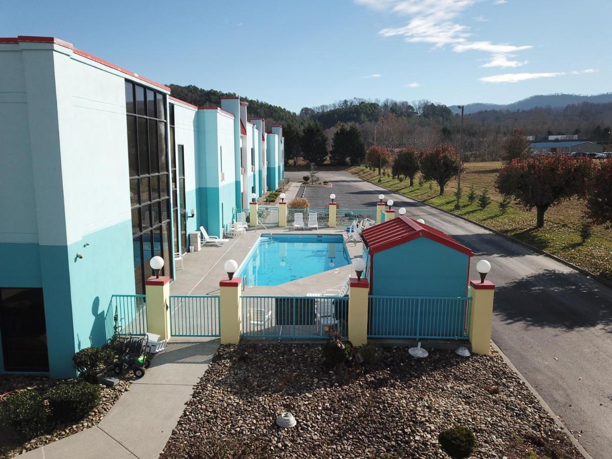 Econo Lodge Newport Exteriör bild