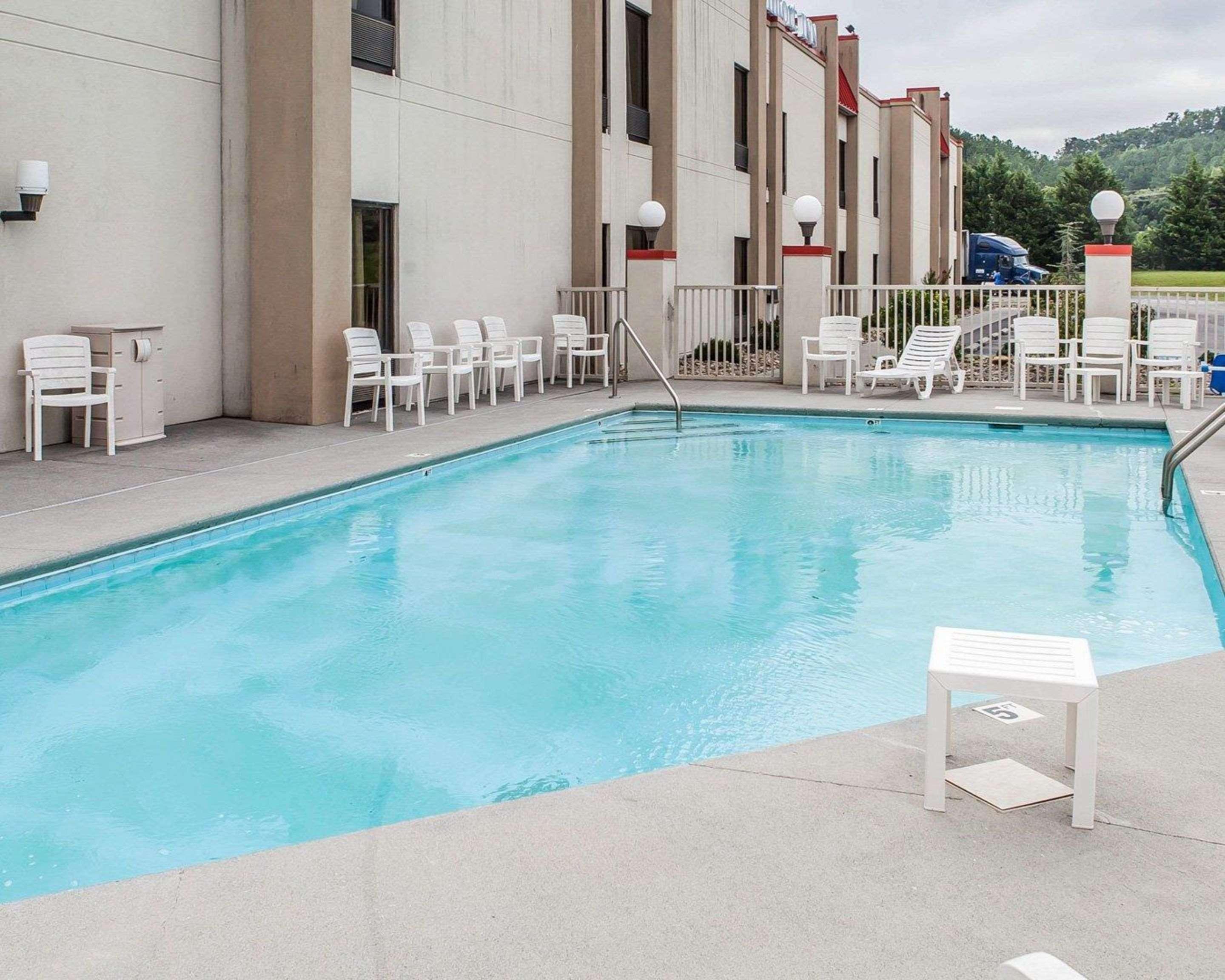 Econo Lodge Newport Exteriör bild