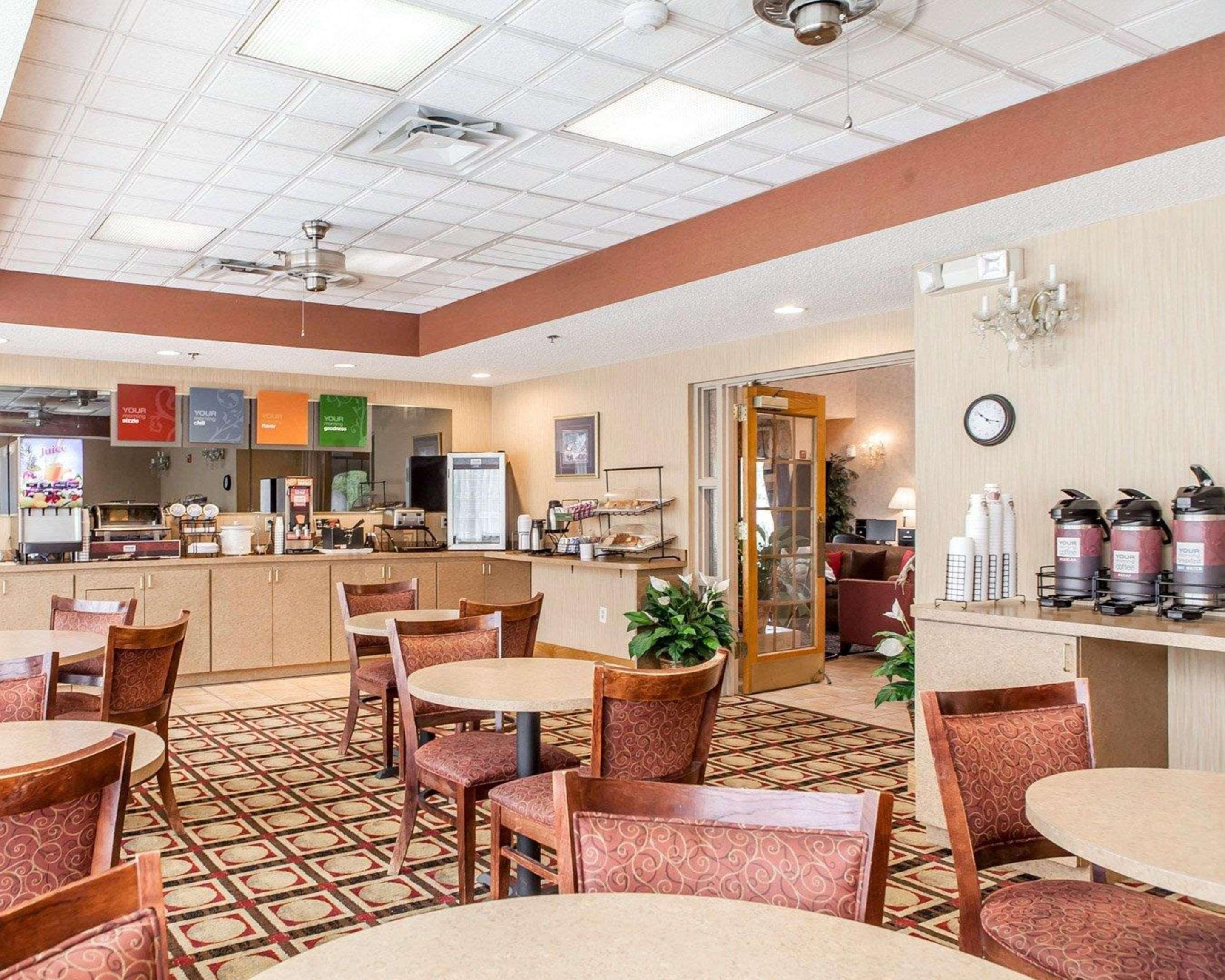 Econo Lodge Newport Exteriör bild