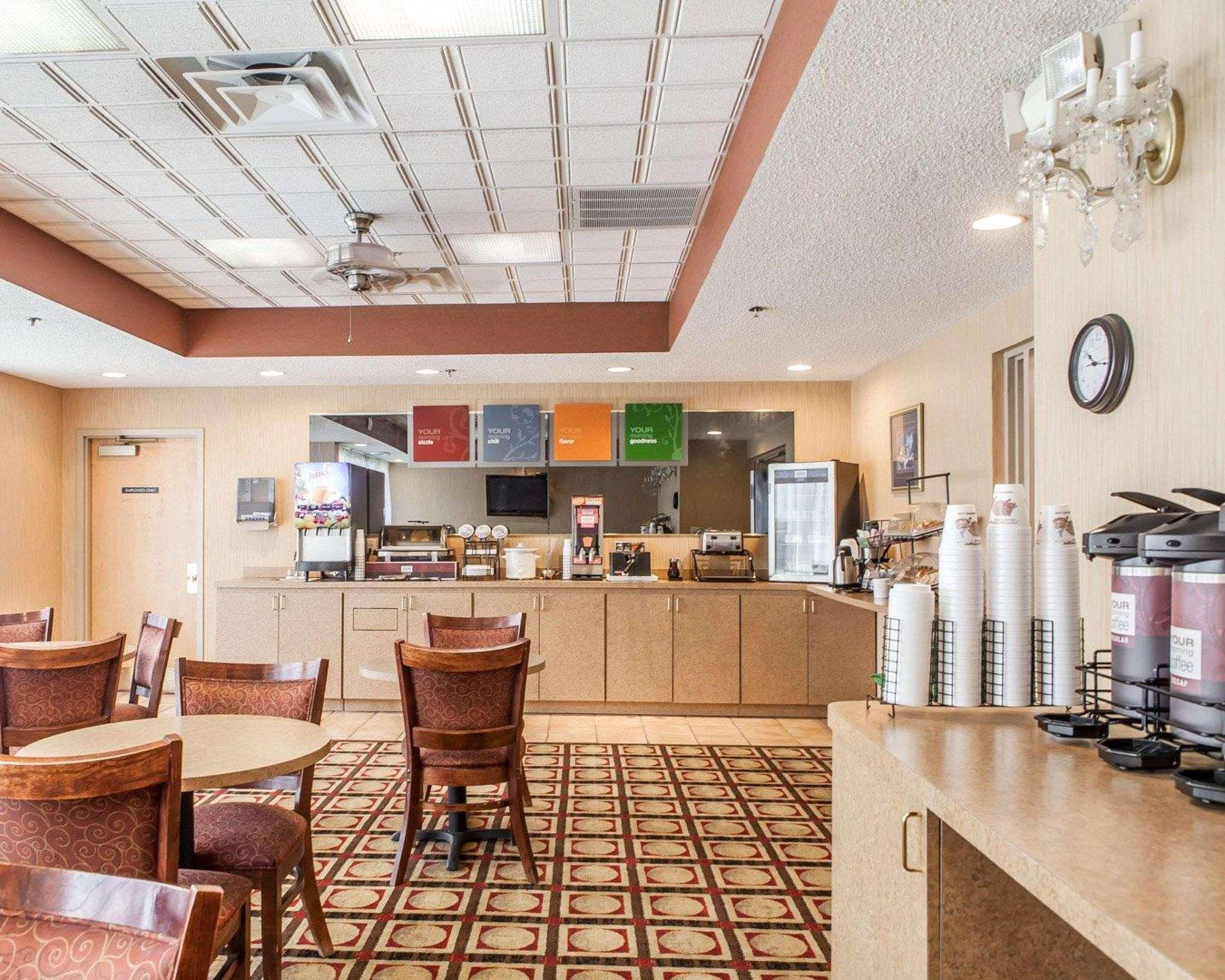 Econo Lodge Newport Exteriör bild