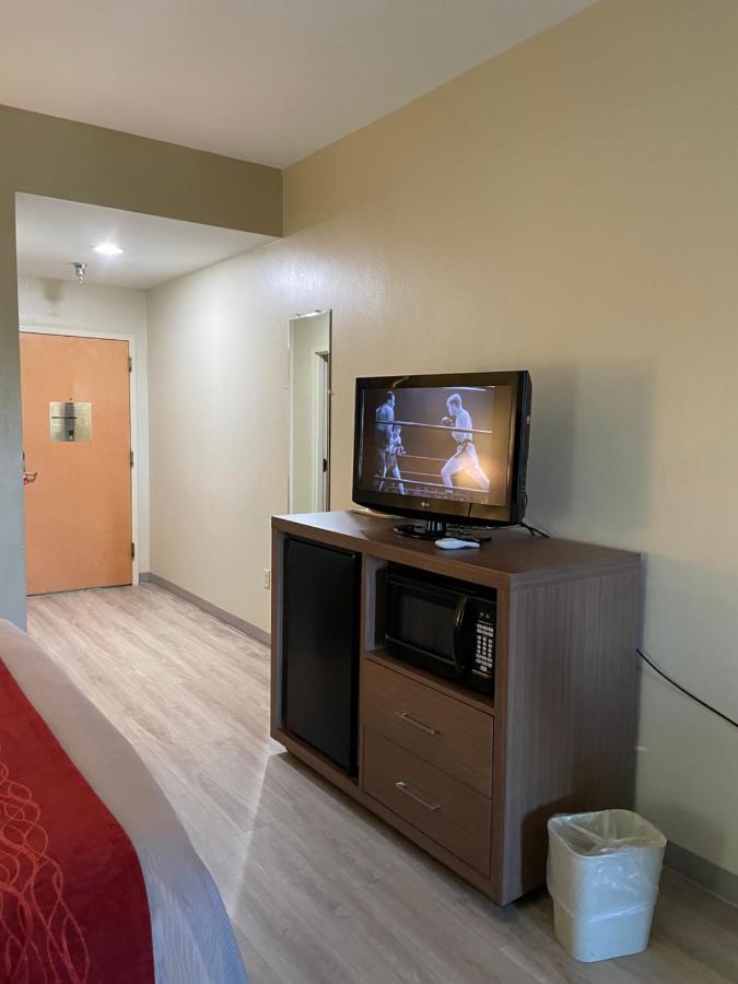 Econo Lodge Newport Exteriör bild