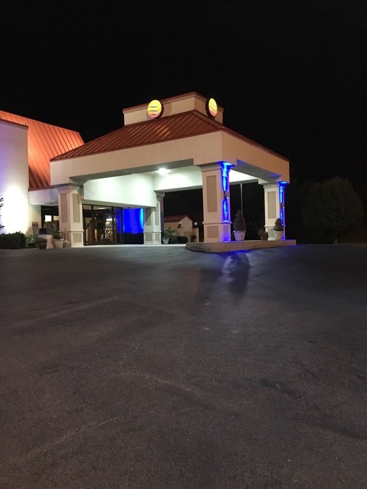 Econo Lodge Newport Exteriör bild