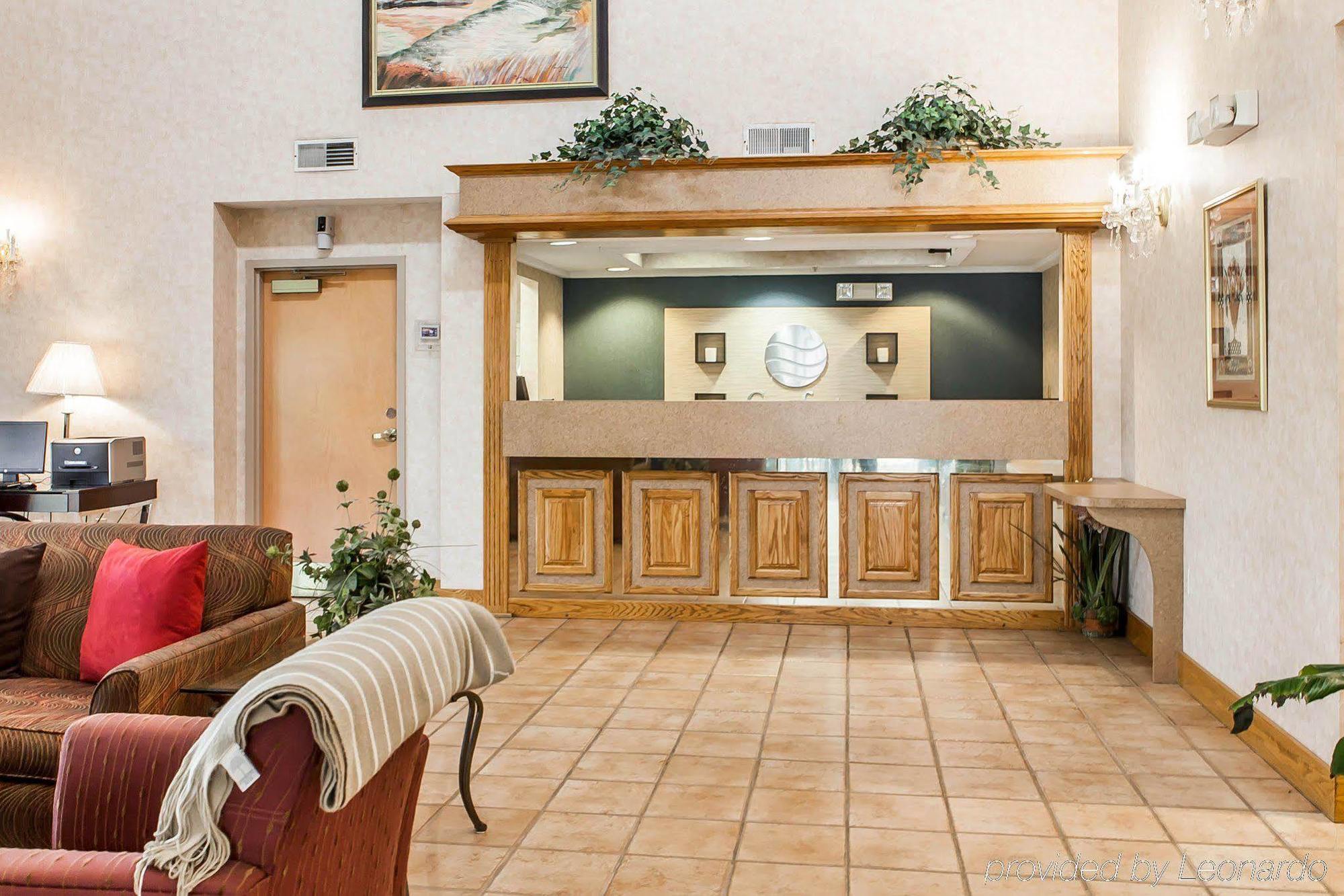 Econo Lodge Newport Exteriör bild