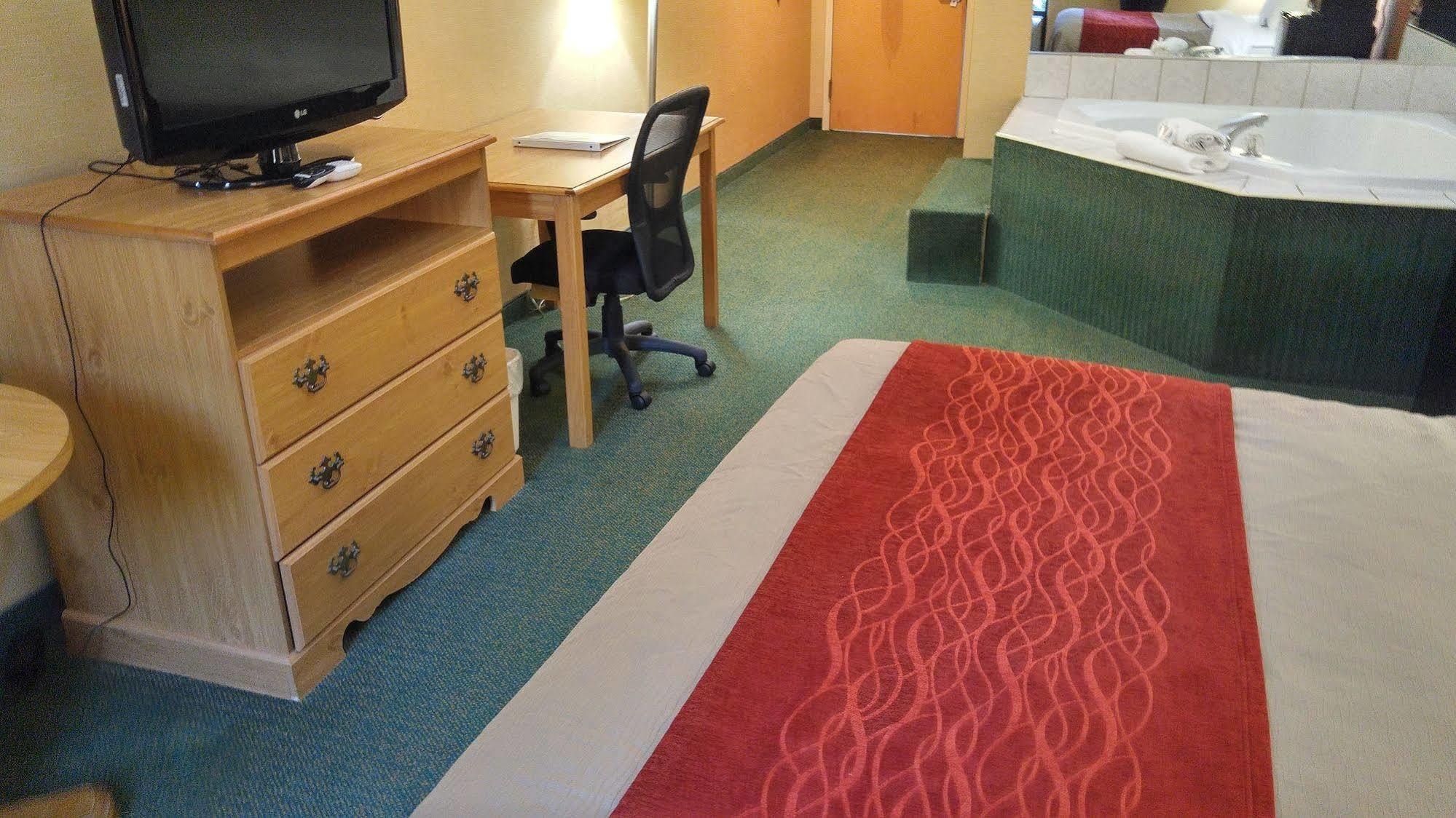 Econo Lodge Newport Exteriör bild