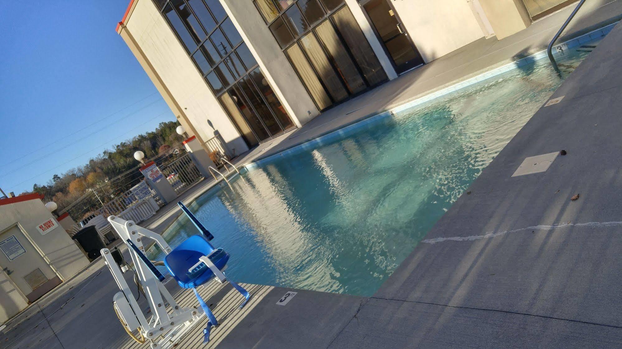 Econo Lodge Newport Exteriör bild