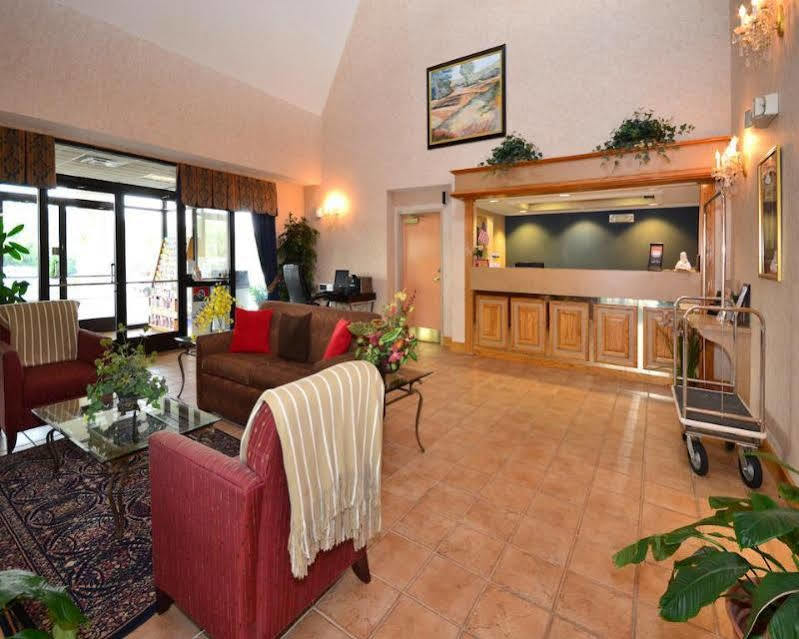 Econo Lodge Newport Exteriör bild